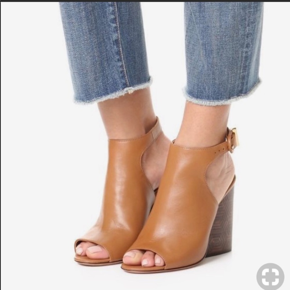 Tory Burch Tan Grove Open Toe Shoe 7.5
